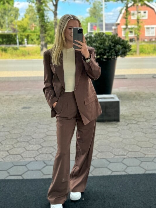 %lookbooks.TITEL%