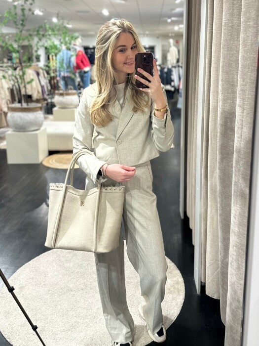 Nikkie Suit Cream %lookbooks.TITEL%