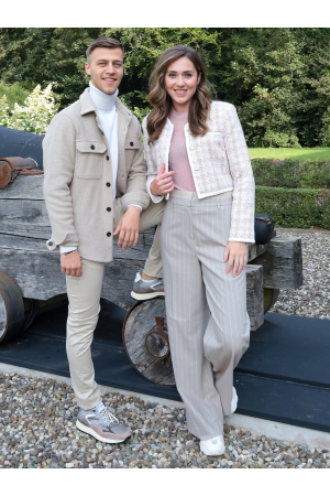 Beige look Joost en Rachelle