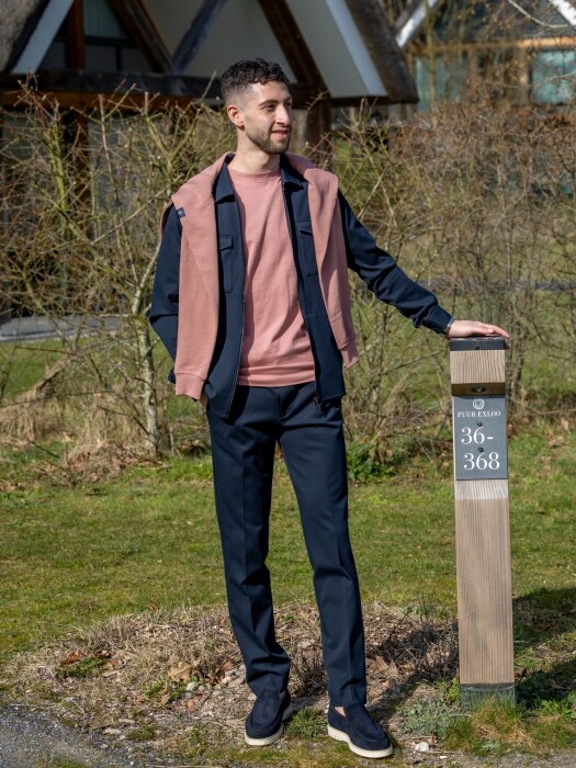 Navy & pink spring look %lookbooks.TITEL%