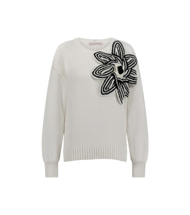 Studio Anneloes Valerie chunky flower pullover 1100 off white