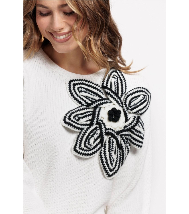 Studio Anneloes Valerie chunky flower pullover 1100 off white
