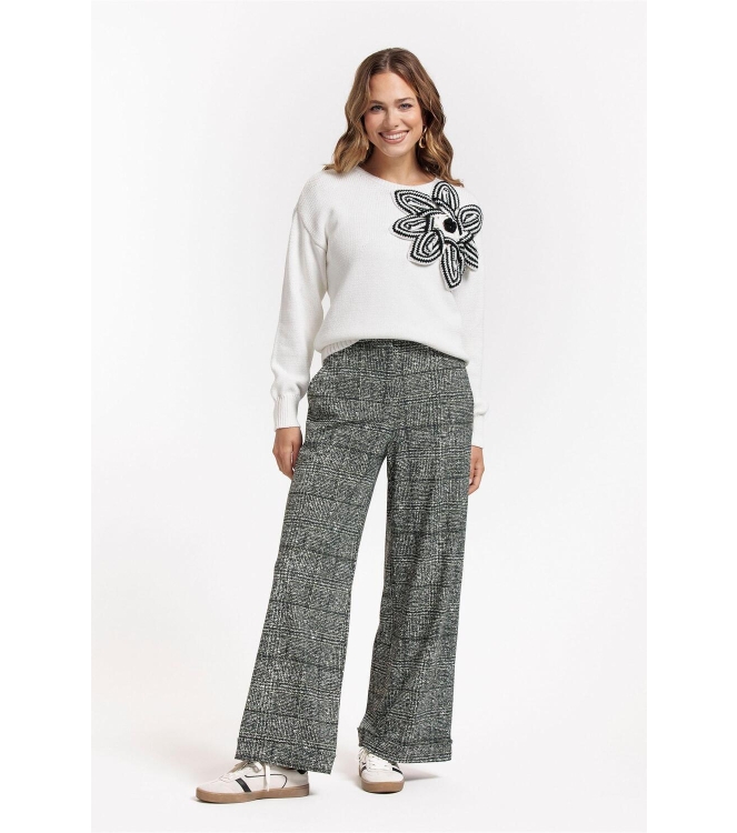 Studio Anneloes Valerie chunky flower pullover 1100 off white