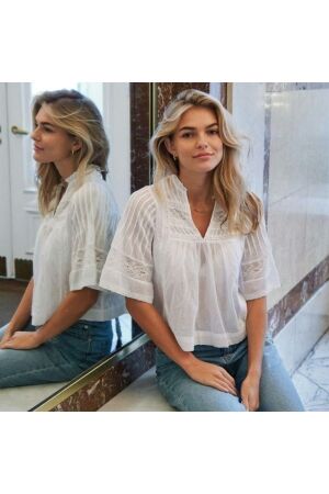Neo Noir siama S voile blouse 120 White