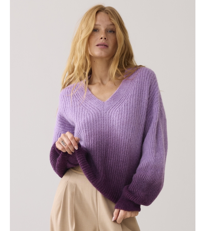 Summum Woman V-neck sweater dip dye knit 315 Sheer Violet