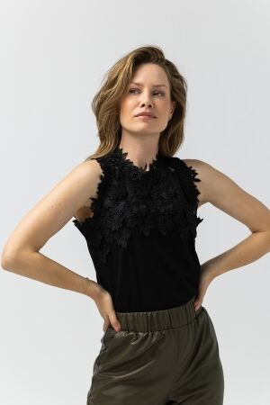 Label Dot Margo 900 zwart