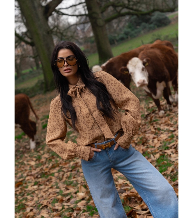 Nikkie Pragues Leopard Blouse 2593 Travertine