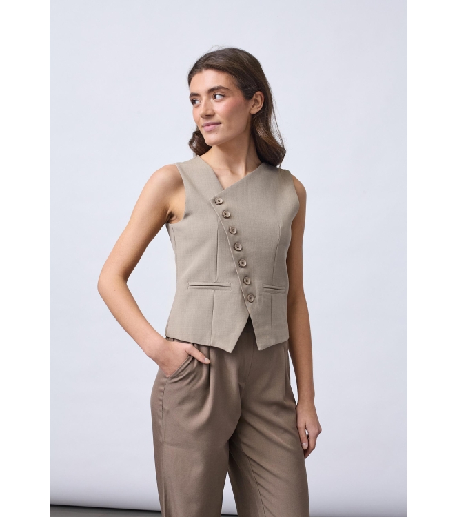 Sisters Point Vest 205 Sand